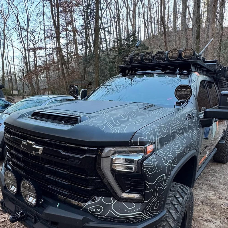 Load image into Gallery viewer, Chevrolet-Silverado-2500HD-with-Scoop-Lensun-98W-Hood-Solar-Panel-7
