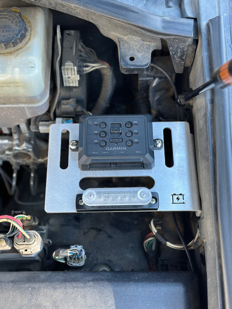 Load image into Gallery viewer, 2008-2021 Land Cruiser / Lexus LX570 Garmin PowerSwitch Mini Bracket
